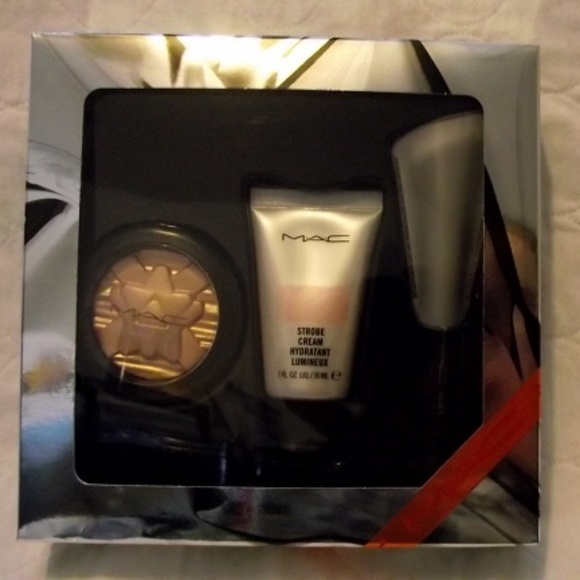 MAC Cosmetics Other - MAC COSMETICS Glow Getter Kit